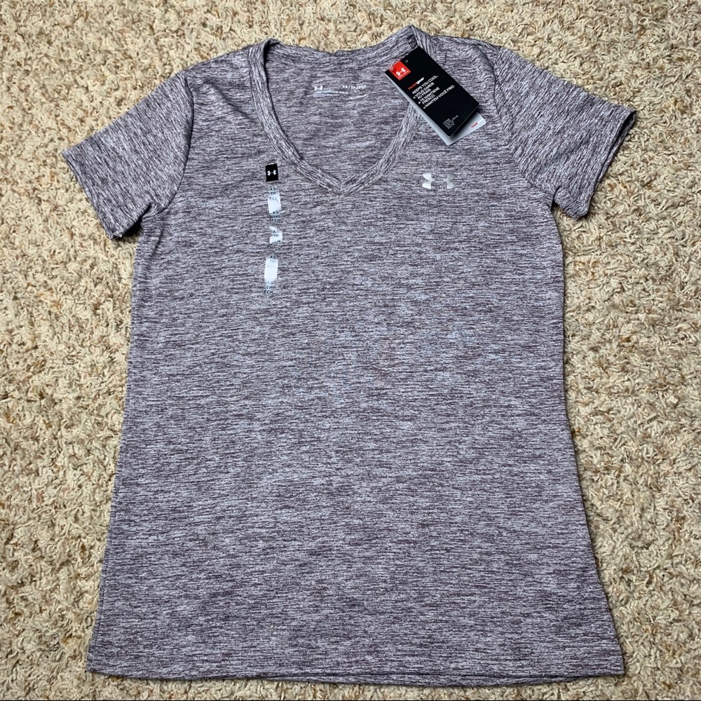 NWT Under Armour Women Tshirt NEW